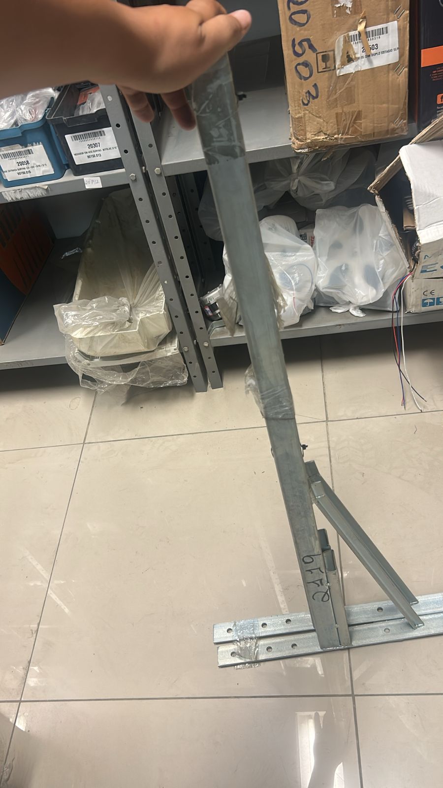 SUPORTE AR CONDICIONADO SPLIT GALVANIZADO 1000 MM REFORÇADO CONDENSADORA DE 36000 A 90000 BTUS